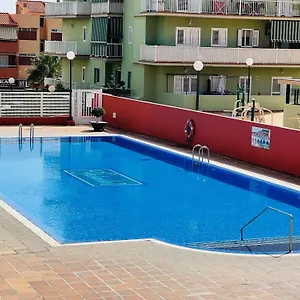 Terraza Del Sol Con Piscina En , Candelaria España
